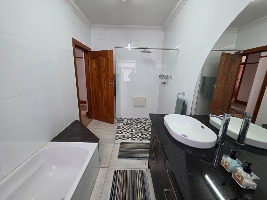 4 Bedroom Property for Sale in Eureka Free State